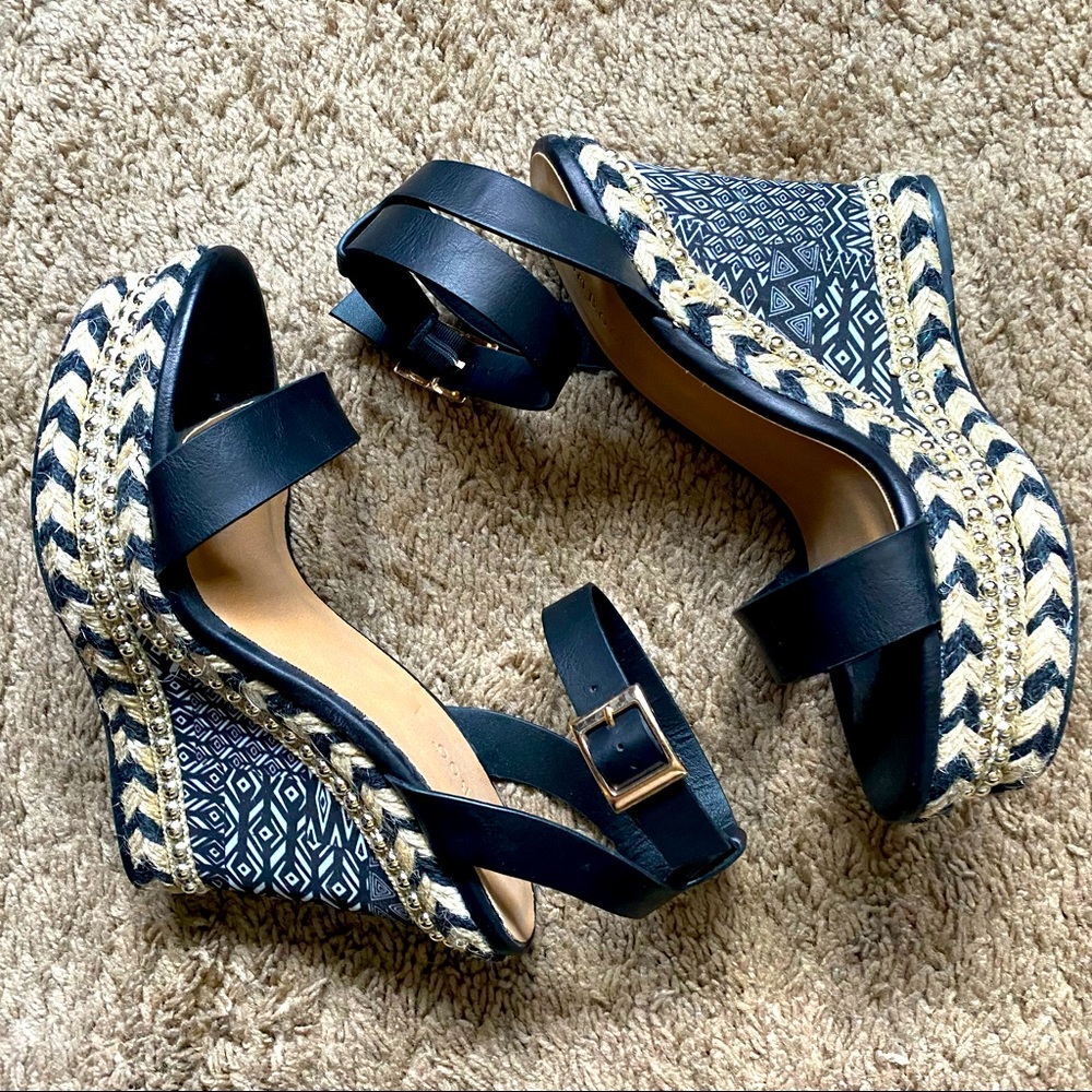 Gorgeous Wedges by Bamboo Size 8 NWOT